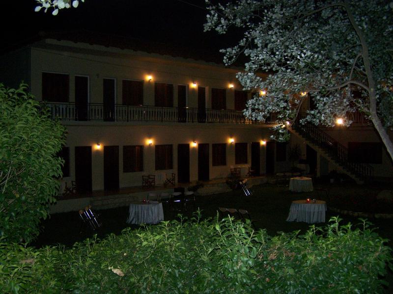 Avaton Hotel Ligourio Exterior foto